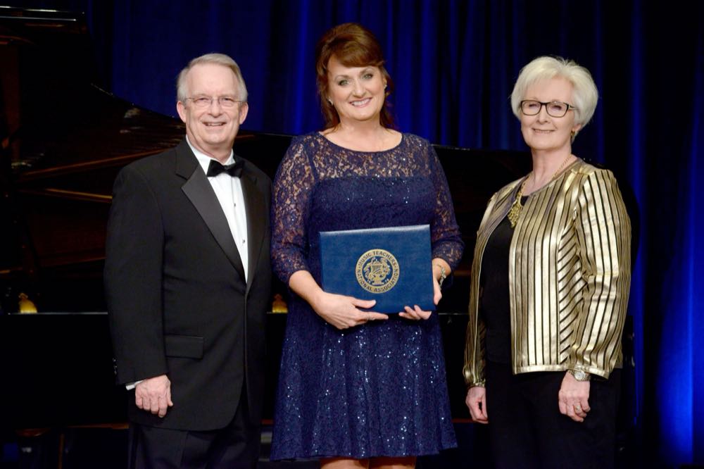 Cyndie Caruth honored as MTNA Foundation Fellow, 2017